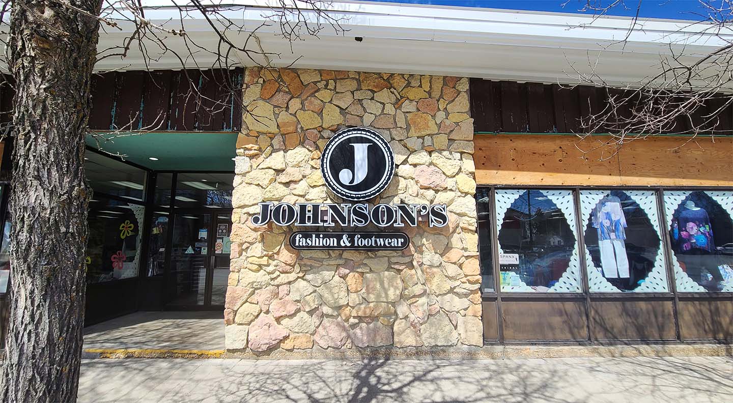 Exterior Johnsons Fashion and Footwear
